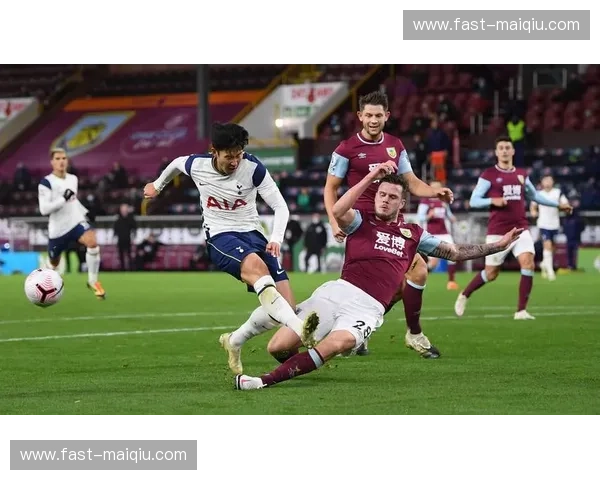 英超训练视频：从热身到战术的全流程解析